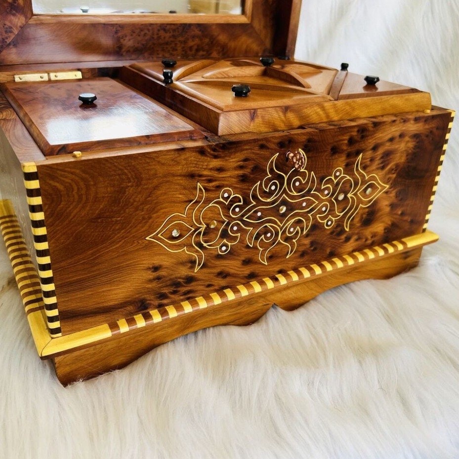 Vintage Jewelry Box Organizer with key decorative box